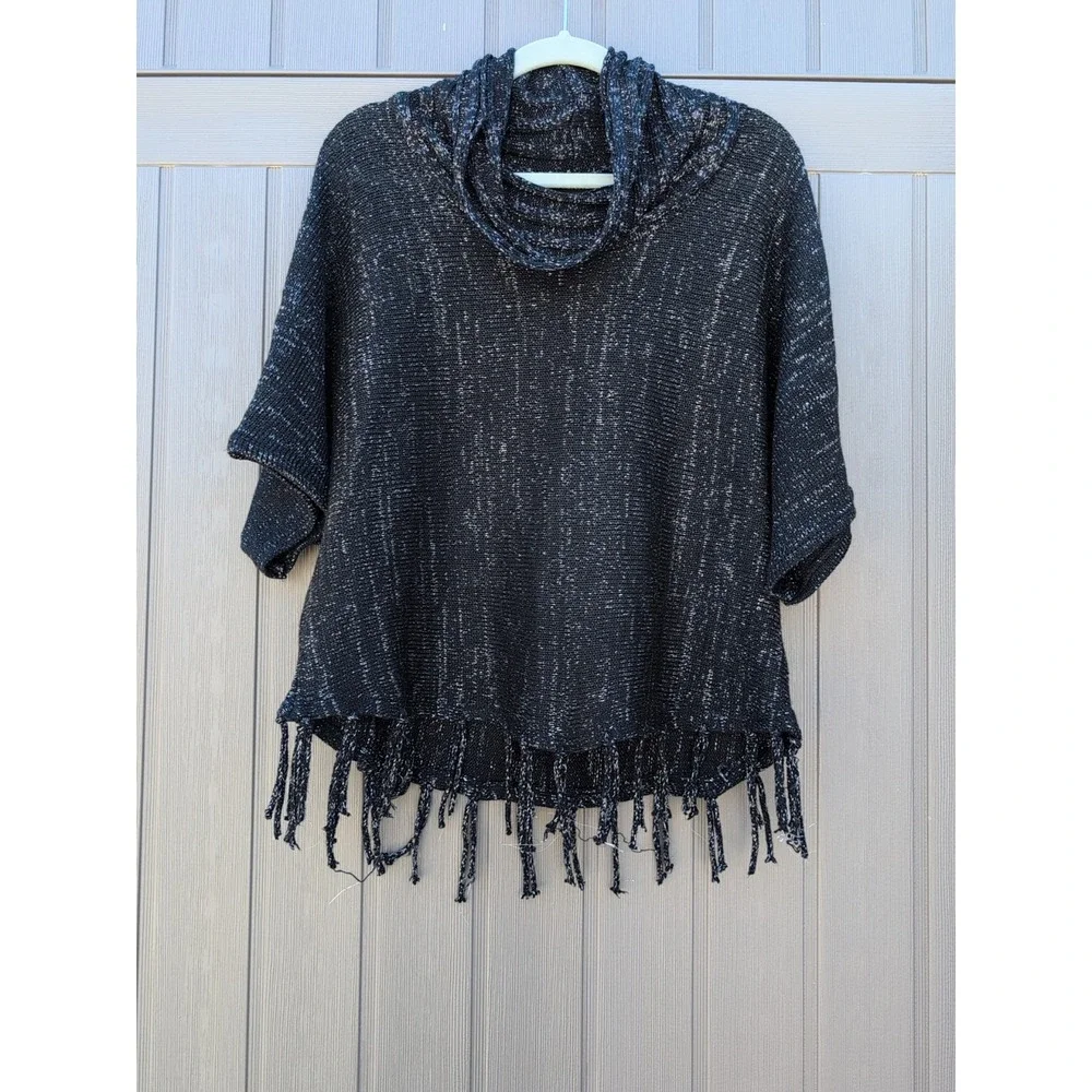 Domani‎ Black w Silver Metallic Light Weight Sweater Small